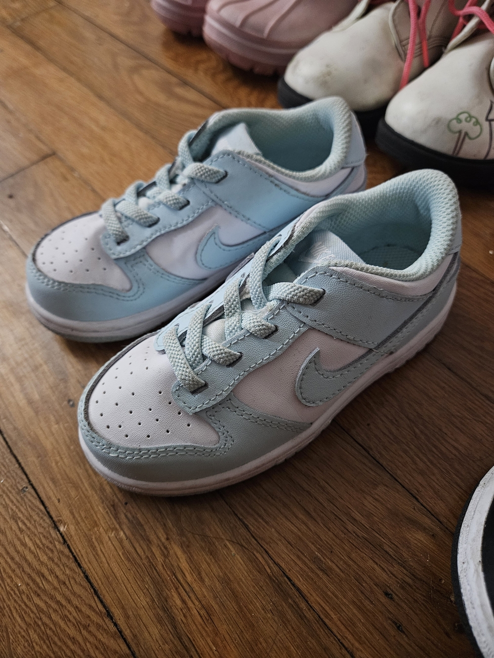 Nike, Sketchers, Sperry, London Frog Girl Shoes Size 9c - Picture 4 of 8